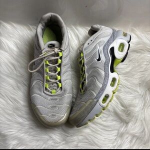 Nike Air Max Plus in Light Gray and Lime